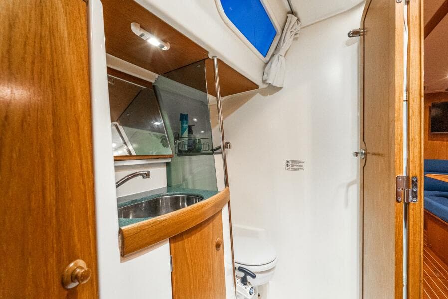 2001 Jeanneau 43 Sun Odessey