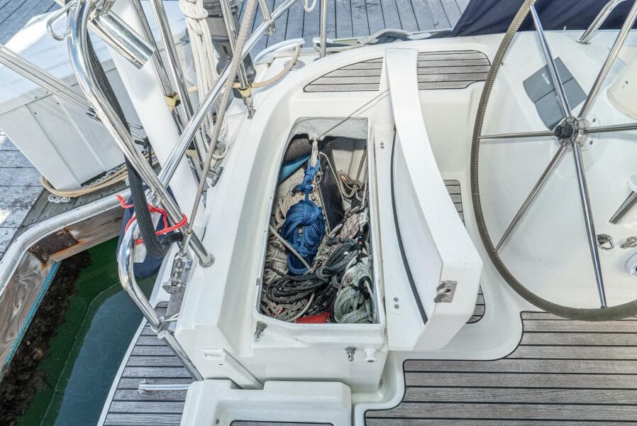 2001 Jeanneau 43 Sun Odessey