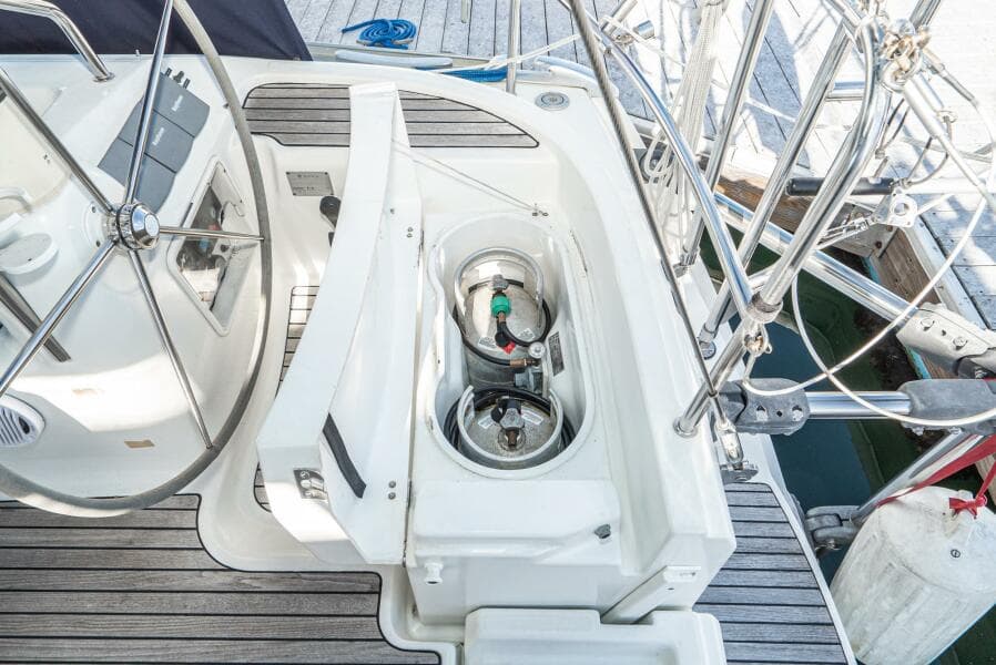 2001 Jeanneau 43 Sun Odessey