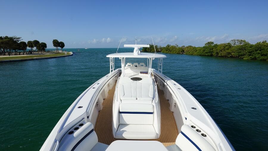 FWD SUNBED 7 FWD FACING SEATING