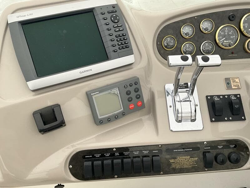 2002 Cruisers 35 Express