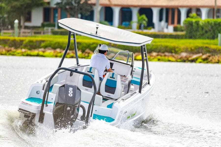 2022 Axopar 22 Spyder X Jobe Revolve