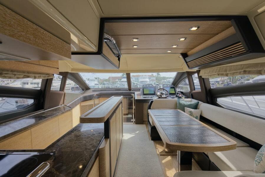 2015 Azimut 64 Flybridge