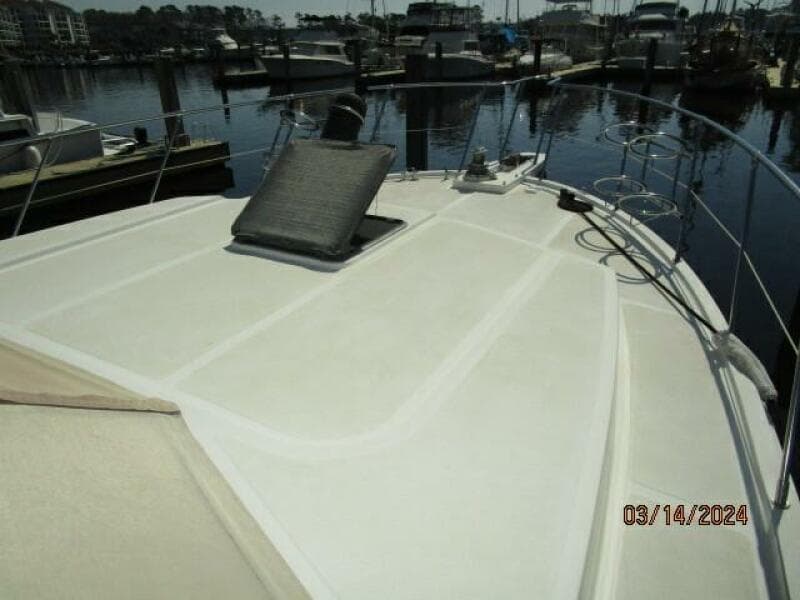 48' Camargue foredeck2