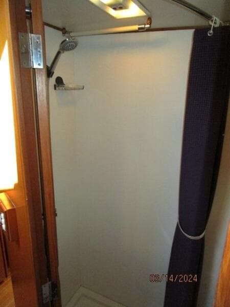 48' Camargue guest stateroom shower