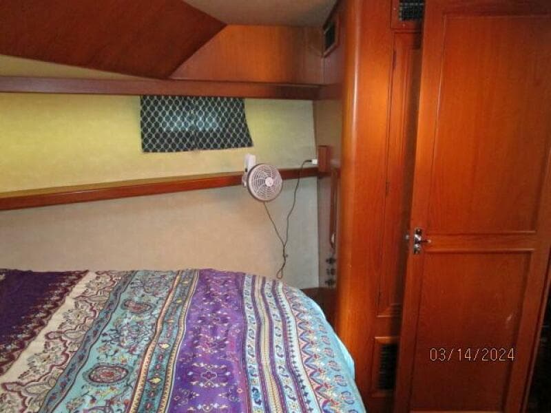 48' Camargue guest stateroom starboard