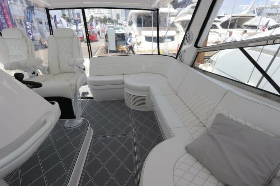 2019 Intrepid 475 Sport Yacht