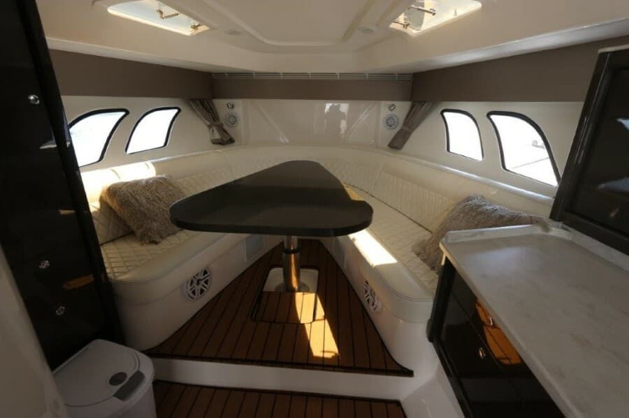 2019 Intrepid 475 Sport Yacht