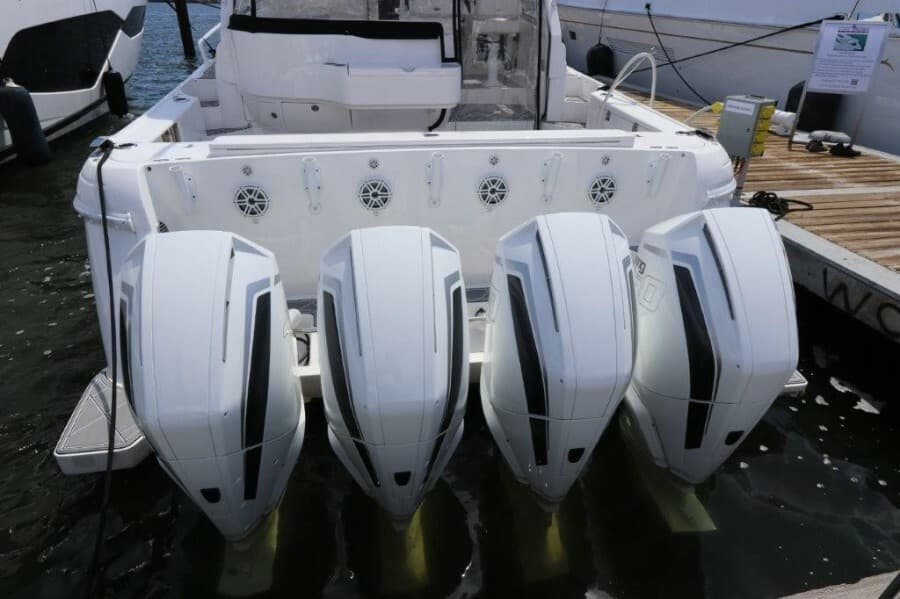 2019 Intrepid 475 Sport Yacht