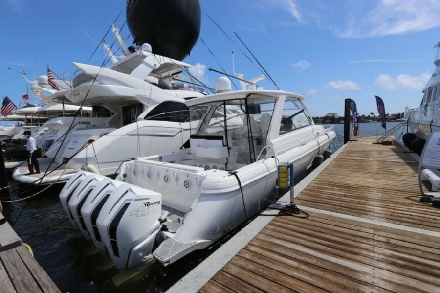 2019 Intrepid 475 Sport Yacht