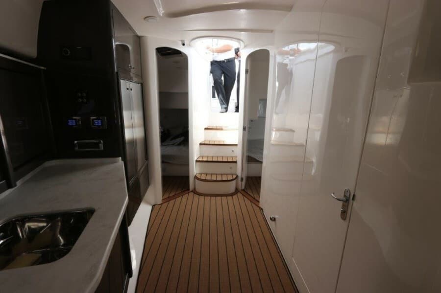 2019 Intrepid 475 Sport Yacht