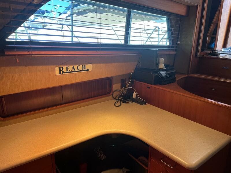 1986 Hatteras 70' Cockpit Motor Yacht