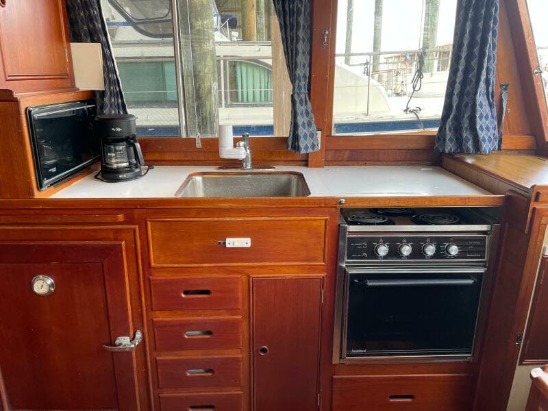 1990 Grand Banks 42 Classic