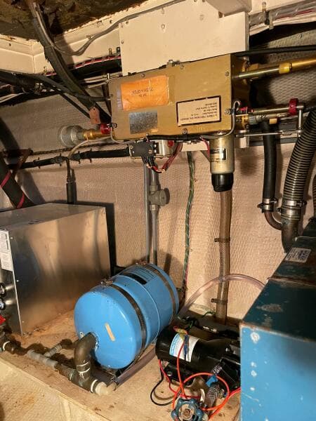 1990 Grand Banks 42 Classic