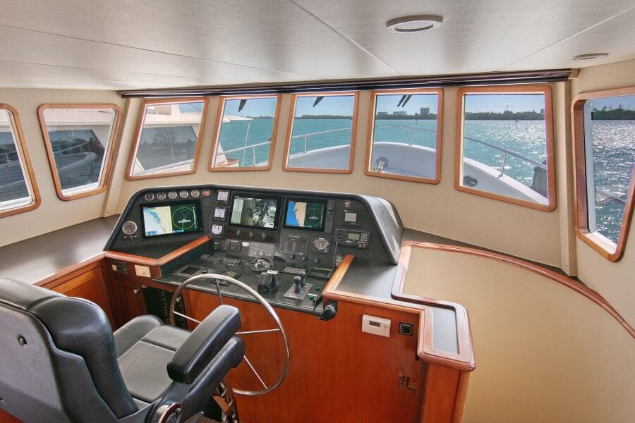 2004 Northern Marine 5700 Expedition