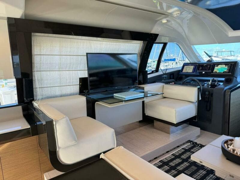 2016 Ferretti Yachts 550