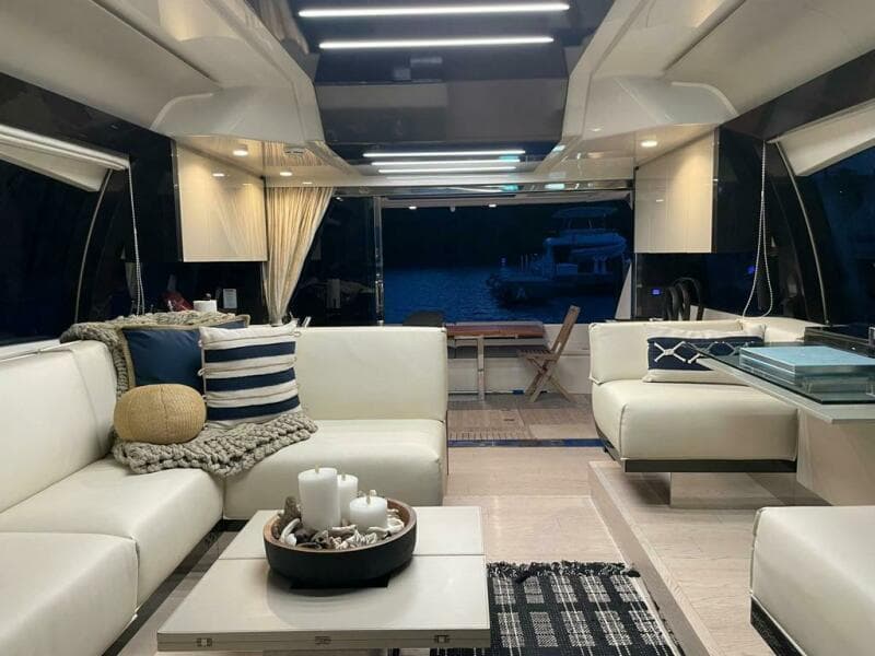 2016 Ferretti Yachts 550