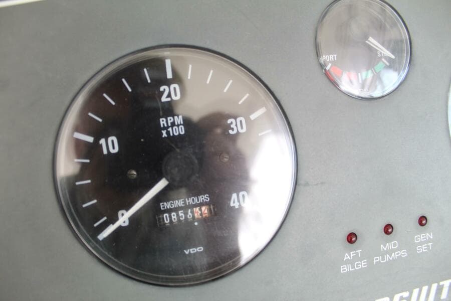 2001 Pursuit 3400 Express