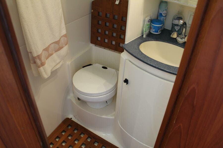 2001 Pursuit 3400 Express