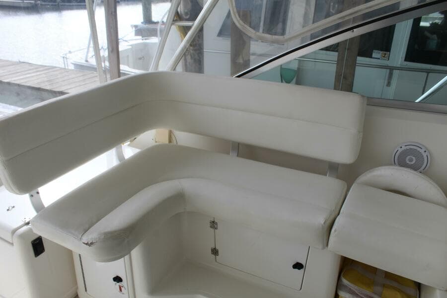 2001 Pursuit 3400 Express