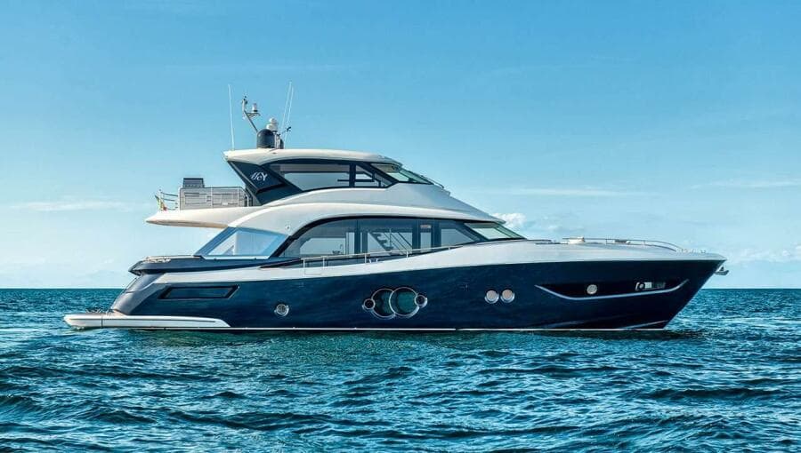 2021 Monte Carlo Yachts MCY 76 Skylounge