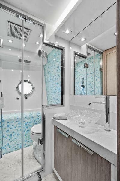 2021 Monte Carlo Yachts MCY 76 Skylounge