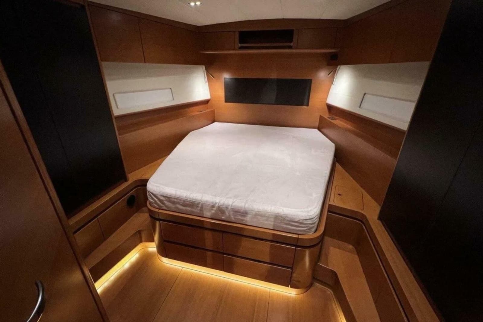 2016 Ice Yachts 62 - Photo 10