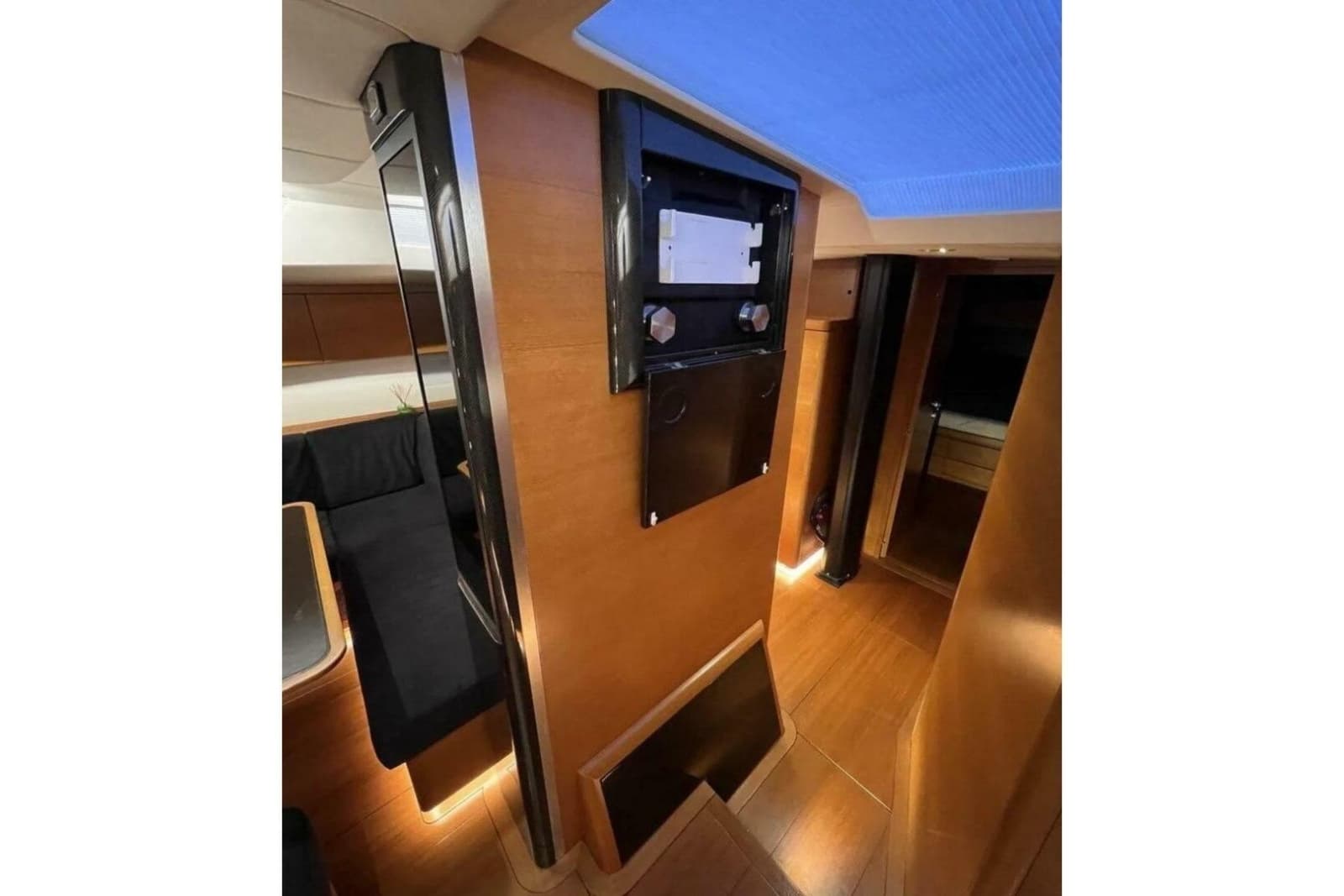 2016 Ice Yachts 62 - Photo 20