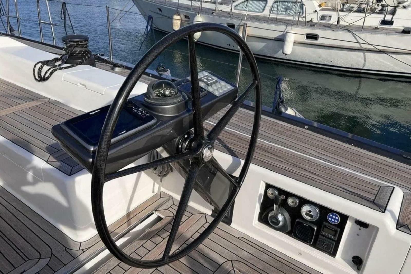 2016 Ice Yachts 62 - Photo 24