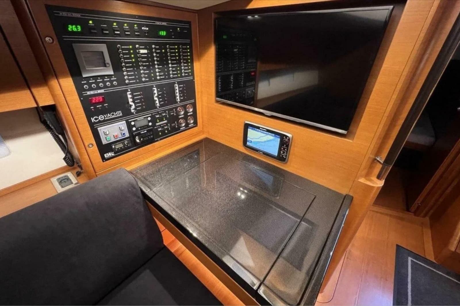 2016 Ice Yachts 62 - Photo 9