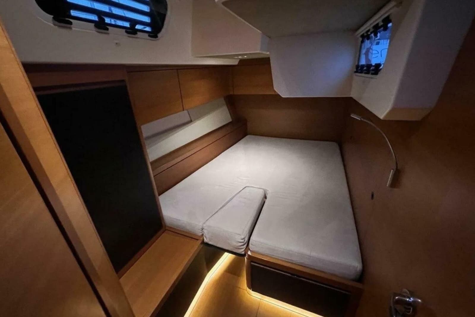 2016 Ice Yachts 62 - Photo 11