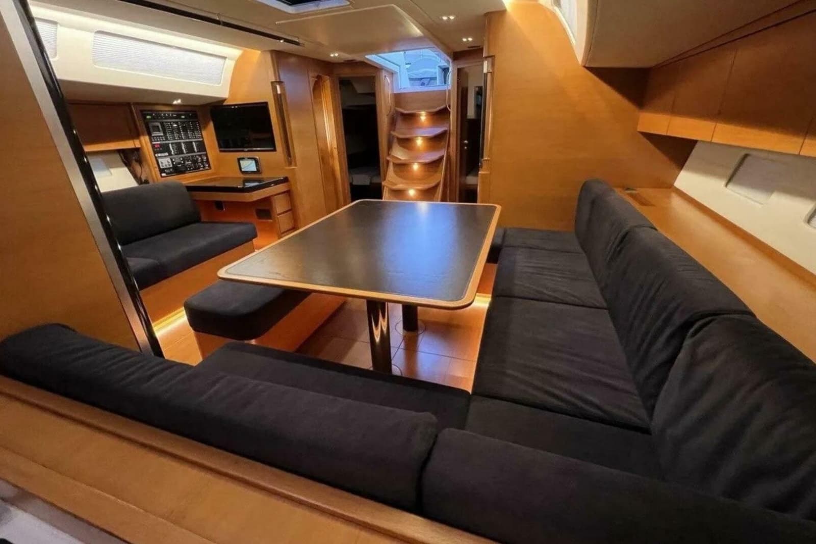 2016 Ice Yachts 62 - Photo 5