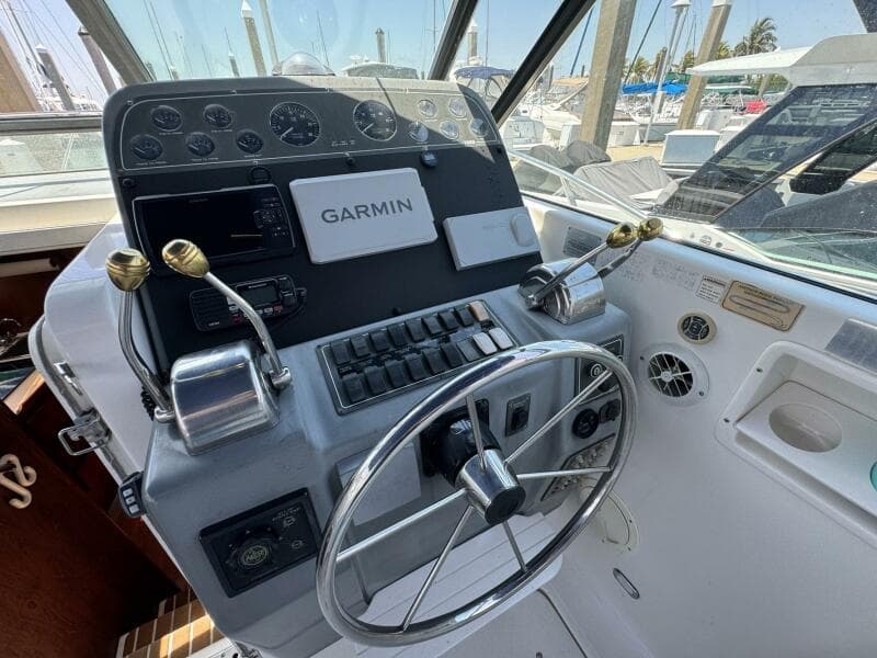 2000 Tiara Yachts 3100 Open