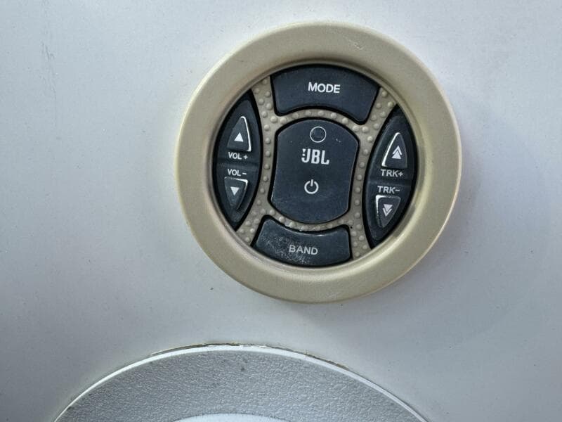 2000 Tiara Yachts 3100 Open