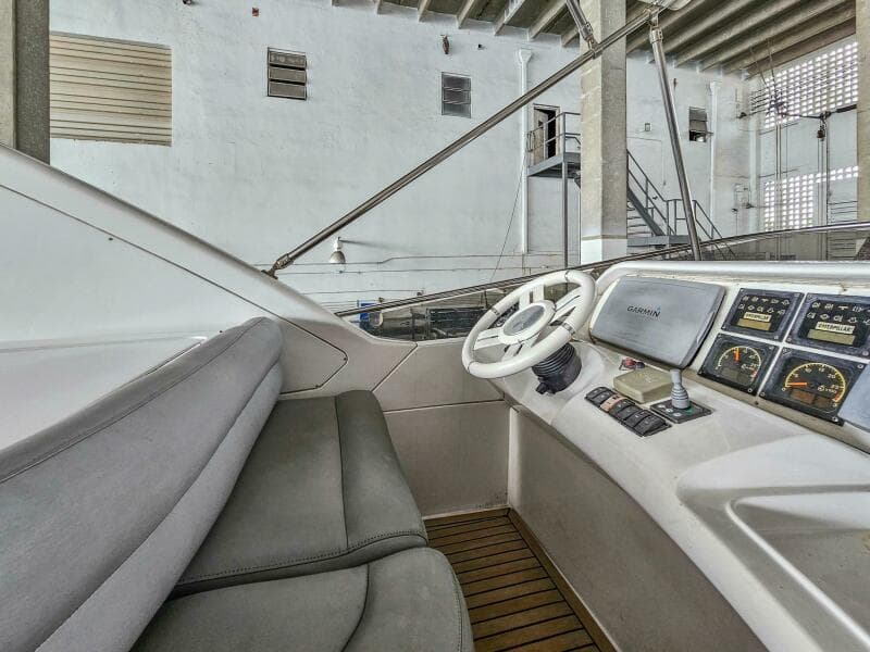 2005 Azimut 55 flybridge