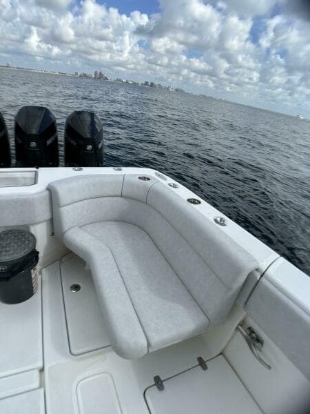 2022 SeaVee 390z Center Console