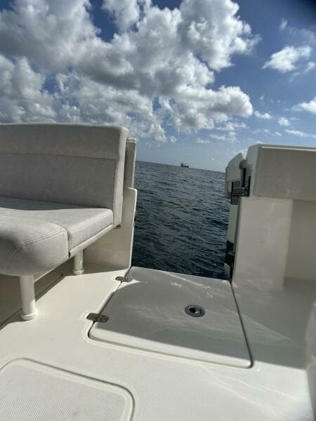 2022 SeaVee 390z Center Console