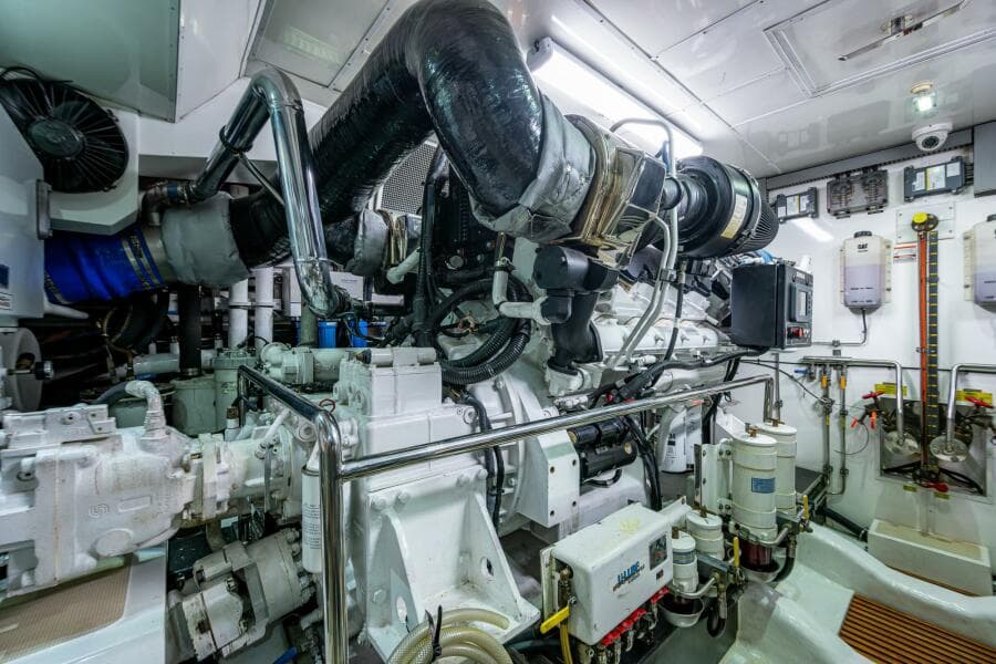 2013 Marlow Explorer Enclosed Bridge (CB)