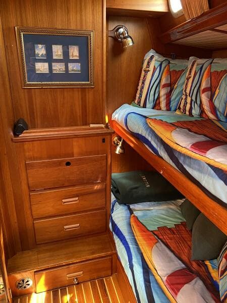 2001 Hinckley Sou'wester 59 CC Sloop