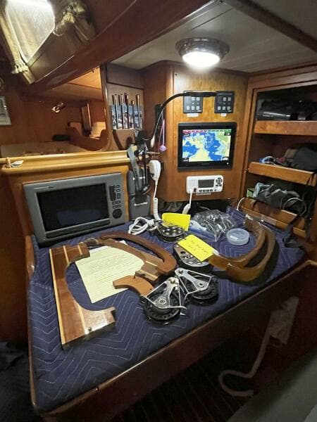 2001 Hinckley Sou'wester 59 CC Sloop