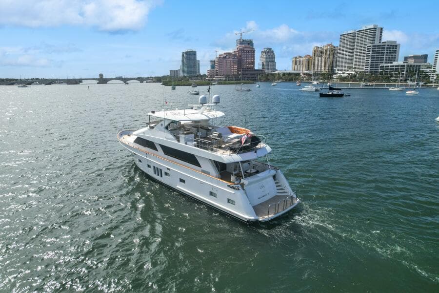 2010 Ocean Alexander 83