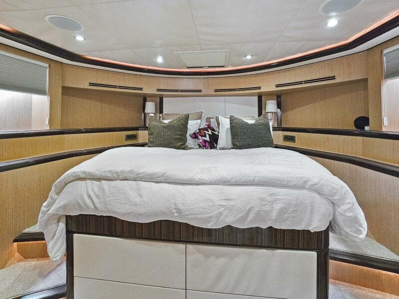 2010 Ocean Alexander 83