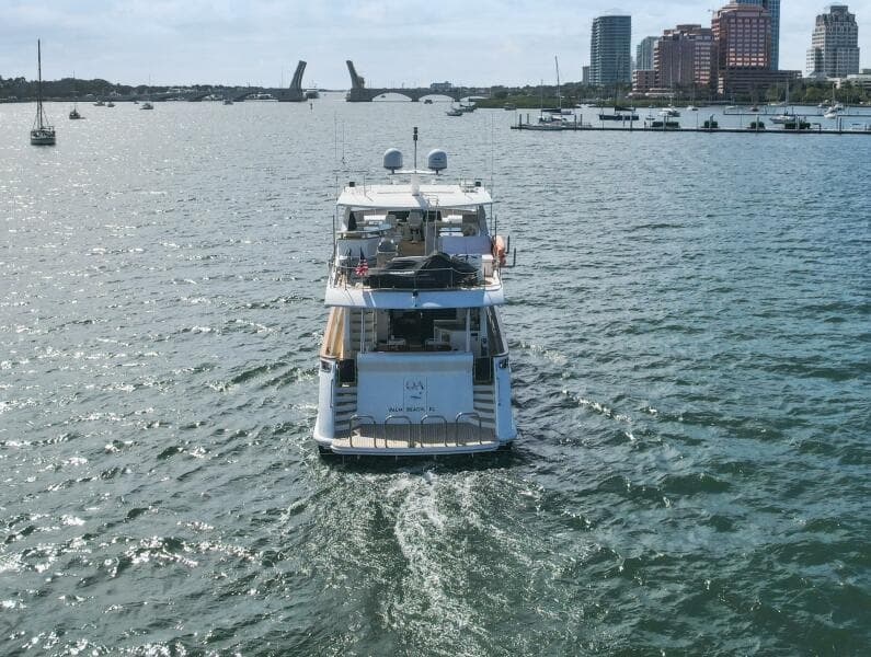 2010 Ocean Alexander 83