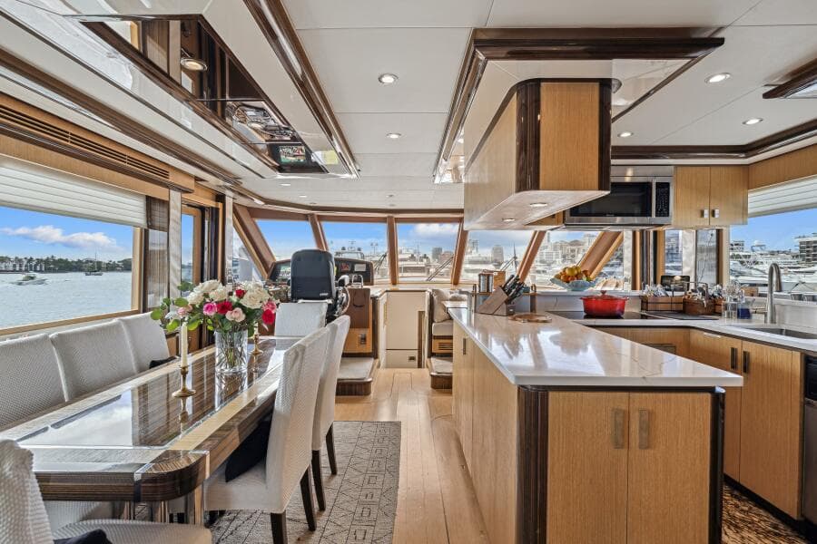2010 Ocean Alexander 83
