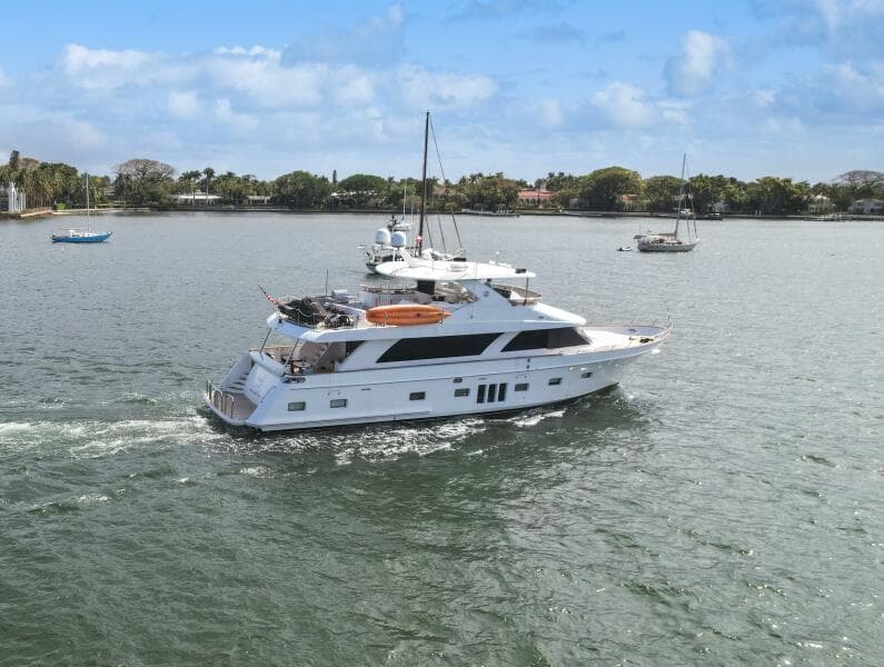 2010 Ocean Alexander 83