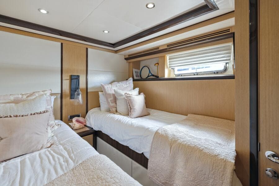 2010 Ocean Alexander 83