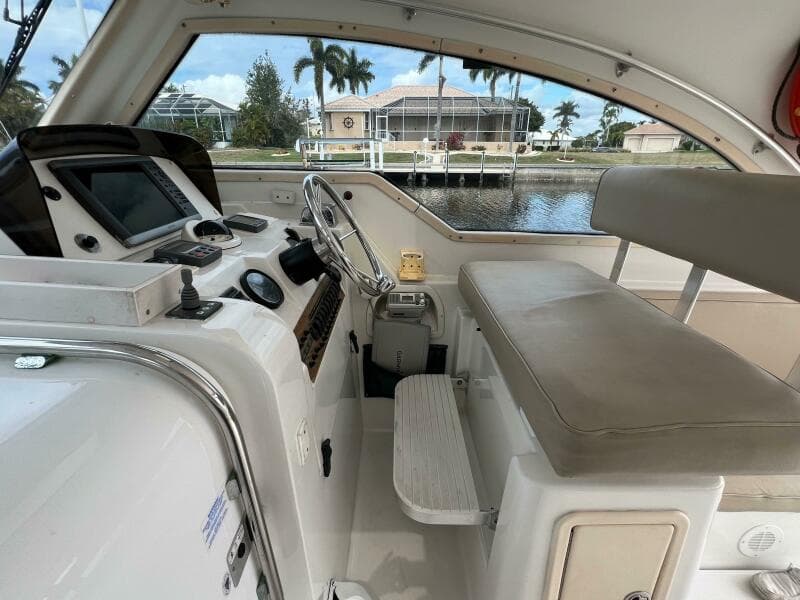 2000 Mainship Pilot 34