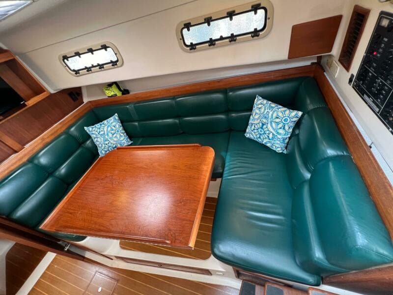 2000 Mainship Pilot 34