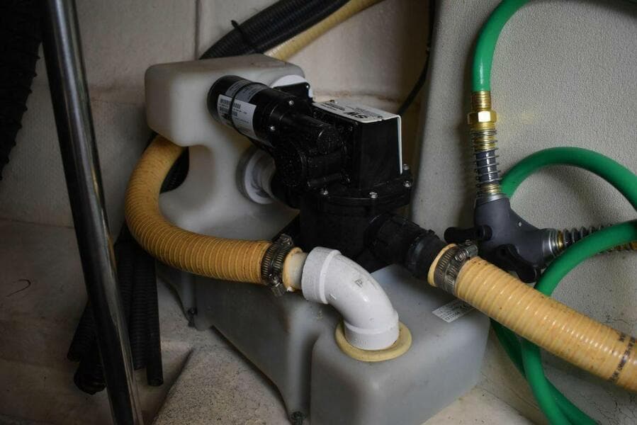 2005 Formula 37 Performance Cruiser