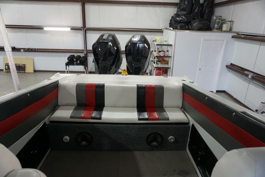 1998 32 Active Thunder 32 CC Ms. Rita Aft Seat (2)